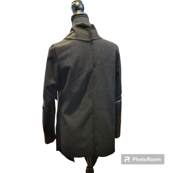 Onayaya Winter Cape Black w/ Faux leather arms. Waterfall open front FITS LIKE M - Picture 4 of 7